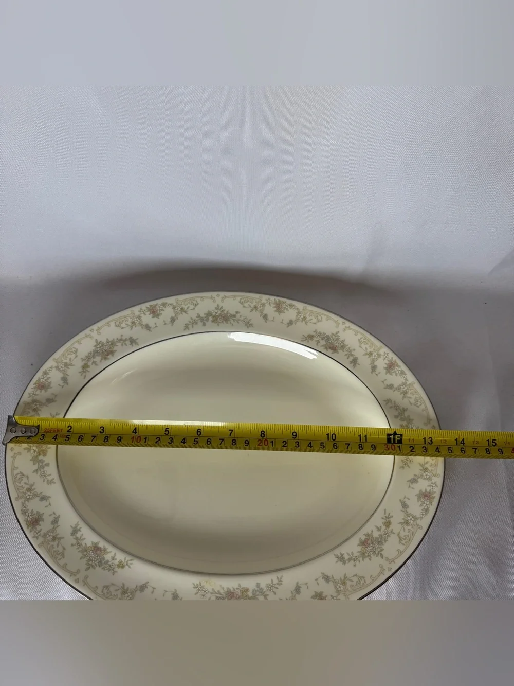 Royal Doulton Diana H5079 Medium Oval Serving Platter (13 1/2
